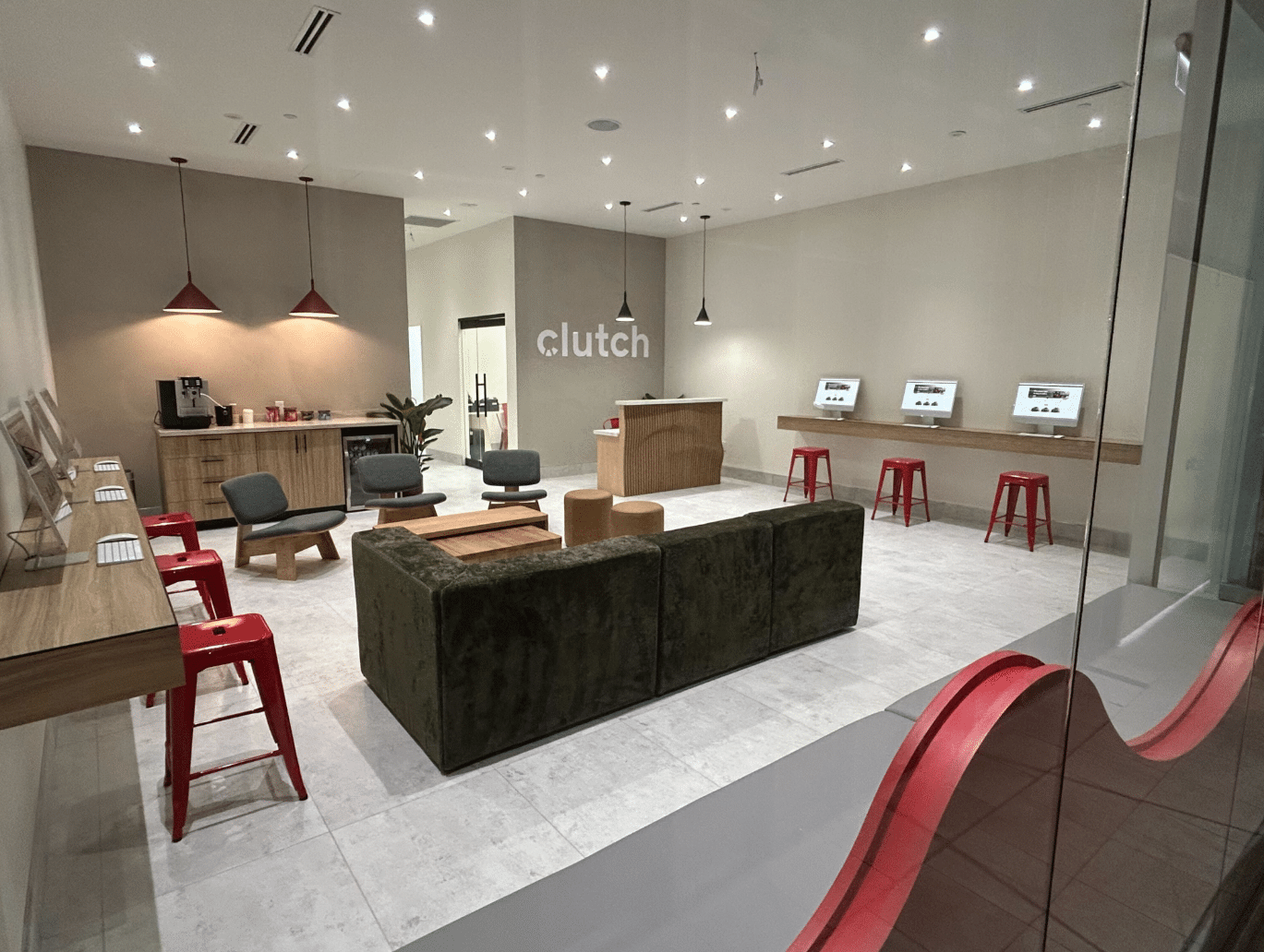 Clutch.ca Launches First-Ever Customer Hub at CF Markville Mall